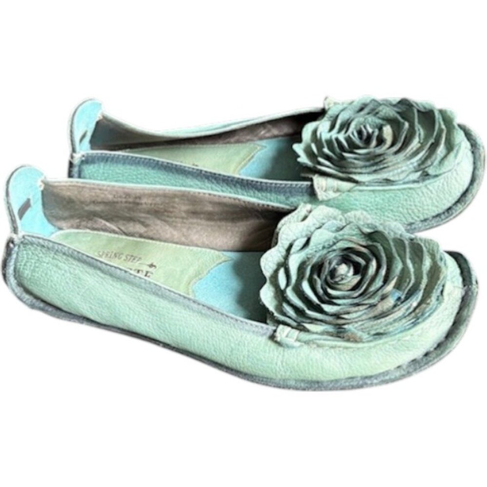 Women’s Mint Leather Floral Slip-On Flats